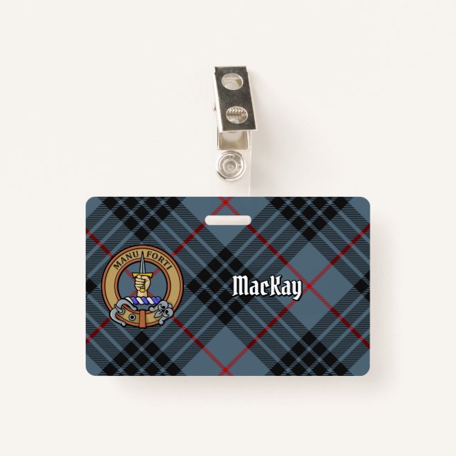 Badge Clan MacKay Crest sur Blue Tartan (Devant avec clip)