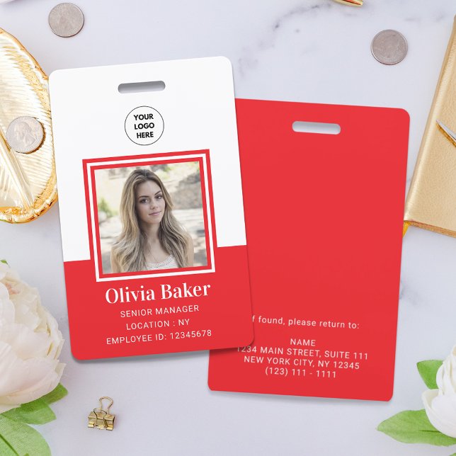Badge Classic Red Nom de l'entreprise Titre Code photo d (Créateur téléchargé)