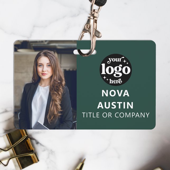 Badge Code photo de l'employé vert avec le logo commerci (Créateur téléchargé)