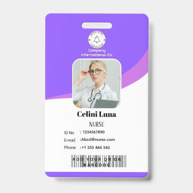 Badge Conception moderne avec intégration du code-barres (Avant)