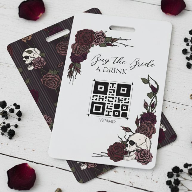 Badge Crâne gothique Code QR Acheter un verre à la marié (Gothic Wedding Buy the Bride a Drink Wedding QR Code Badges. Elegant Dark Floral Skull Hand Drawn)