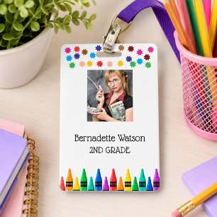 Badge Crayons noirs et étoiles Professeur d'école coloré