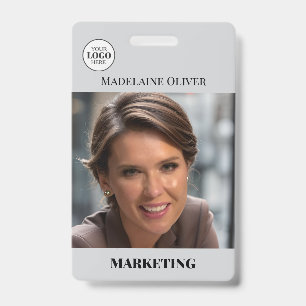 Badge de logo gris avec code QR pour photo d'ident