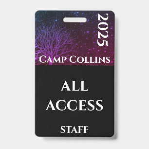 Badge de personnel de camp rustique moderne violet