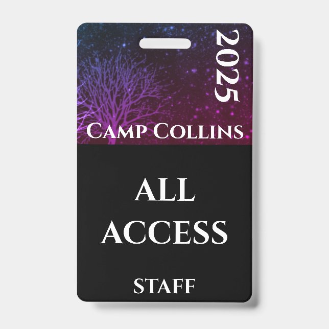 Badge de personnel de camp rustique moderne violet (Avant)
