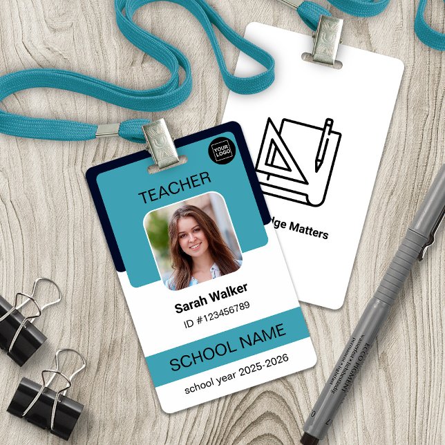Badge de photo d'identité d'enseignant - Personnel (Teacher Photo ID Badge - School Staff - Dusty Blue)