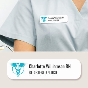 Badge d'identification avec nom infirmière diplômé