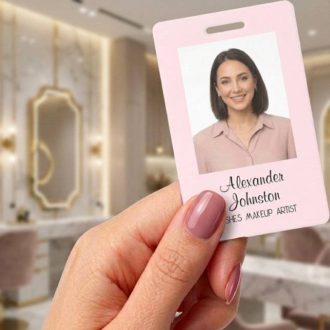 Badge d'identification de maquillage des cils Rose (lush Pink Script Logo Photo Makeup Badge)