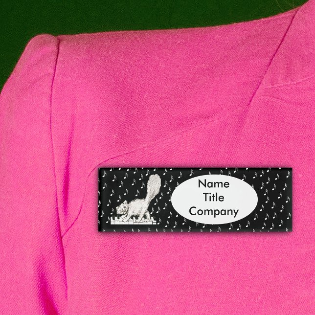 Badge D'identification Joli Chat Blanc Clignant de l'Œil en Train de Dans (Winking white cat fluffly tail music notes on black and white tag tags.)