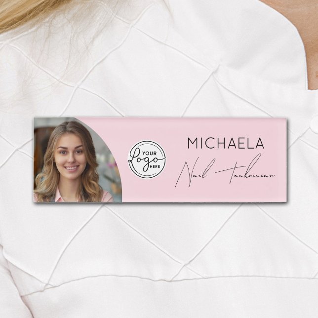 Badge D'identification Logo de script rose poudré Photo Technicien en ong (Créateur téléchargé)