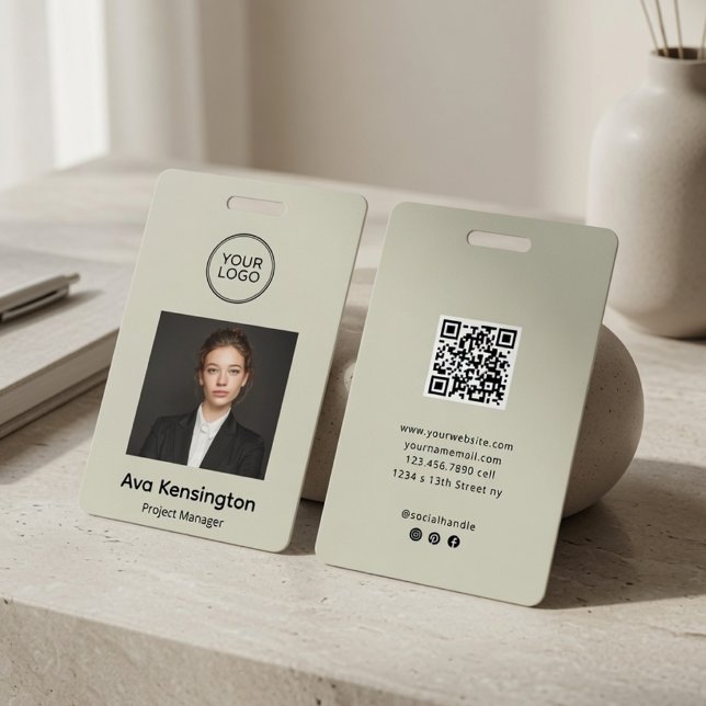 Badge d'identification personnalisé d'employé avec (Créateur téléchargé)