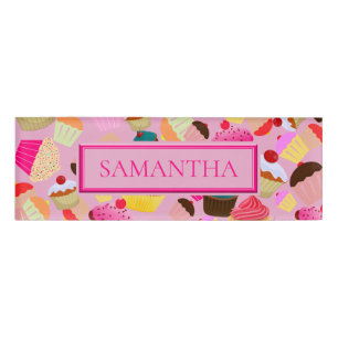 Badge D'identification Personnalisez. Amusement, petit gâteau rose