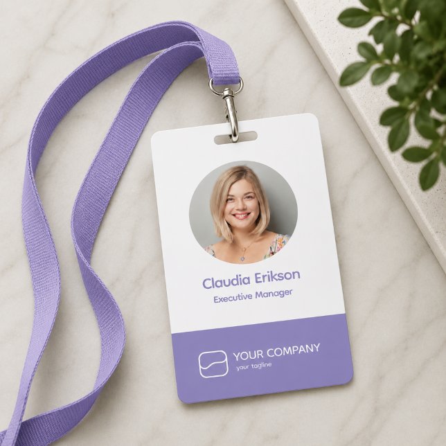 Badge d'identification Photo 3x5 | Badges QR perso (Custom employee photo ID badge with logo, job title, and clean professional branding)
