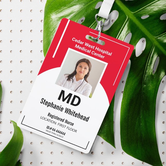 Badge d'identification photo personnalisé pour emp (Simple Medical ID Badge for a registered nurse or doctor that is easy to change and personalized.)