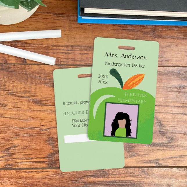 Badge d'identification vertical Photo ID Educateur (Educator green apple vertical photo ID badge .)