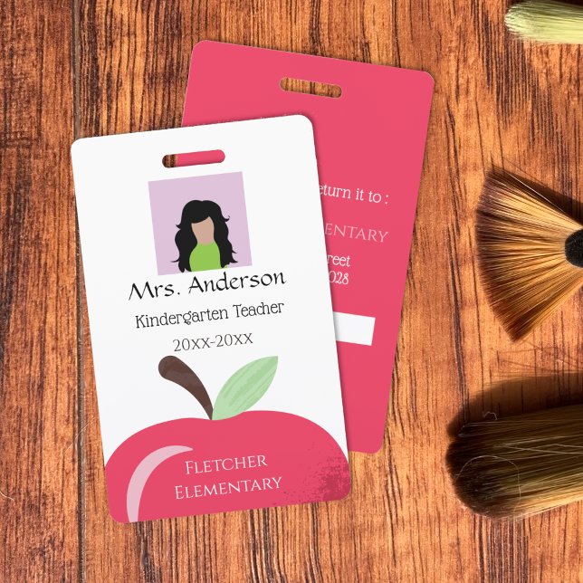 Badge d'identité photo blanche de l'enseignant de  (Red Apple Teacher Vertical White Photo ID Badge .)