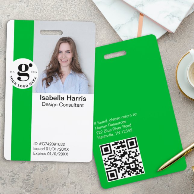 Badge d'identité vert de l'employé avec photo et c (Créateur téléchargé)