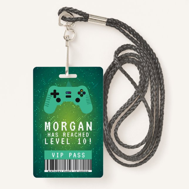 Badge Invitation d'anniversaire Green Gamer VIP Pass (Devant avec lanière)