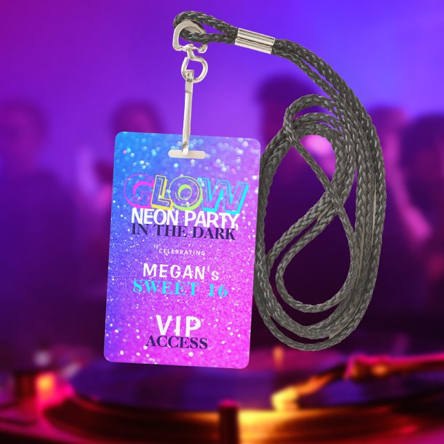 Badge Invitation d'anniversaire Sweet 16 avec accès VIP  (Créateur téléchargé)