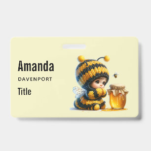 Badge Jolie fille en costume d'abeille avec du miel