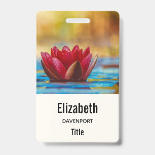 Badge Jolie photo d'un lotus dans un étang
