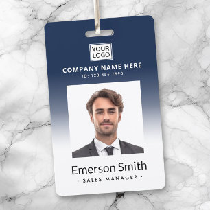 Badge Logo photo bleu foncé blanc nom de l'employé titre