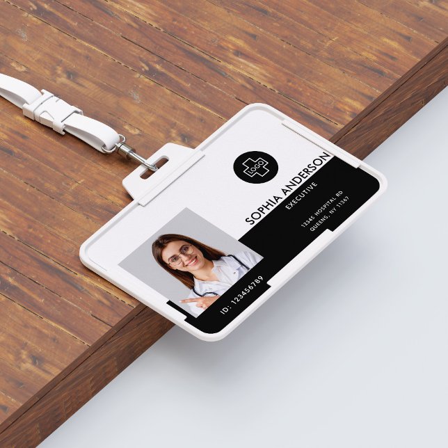 Badge Modèle moderne de photo d'employé Logo Nom Infirmi (Créateur téléchargé)