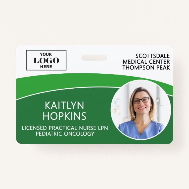 Badge Modern Logo Photo ID Barcode Nurse Name (Devant)