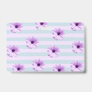 Badge motif de marguerite rayée de bleu et de violet
