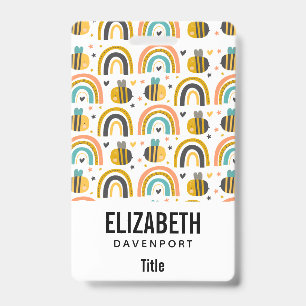 Badge Motif jolie abeille et arc-en-ciel