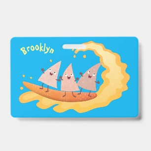 Badge Nachos corn chips mignons surfant dessin animé