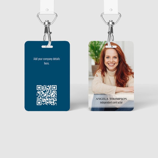 Badge Nom et titre de la photo de l'employé Code QR (Simple photo badges with a full bleed photo template. )