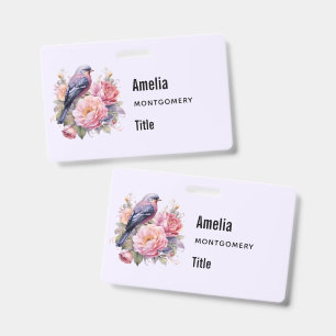 Badge Oiseau chanteur debout sur des pivoines roses