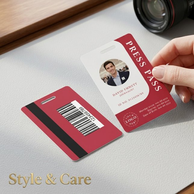 Badge Passe Média Rouge Américain avec Photo et Code QR (American Red Media Pass with Photo and QR Code Badge)
