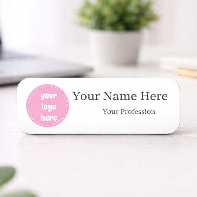 Badge personnalisé avec nom de l'employé et logo (Créateur téléchargé)