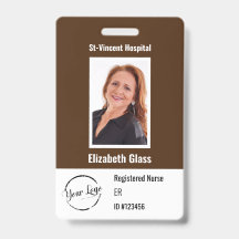 Badge personnalisé avec photo de l'employé, code-b