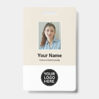 Badge personnalisé beige avec photo et logo pour e