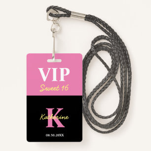 Badge Personnalisé Monogrammé Noir moderne Sweet 16 VIP