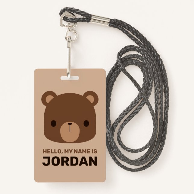 Badge Petit ours Brown mignon avec nom personnalisé (Devant avec lanière)