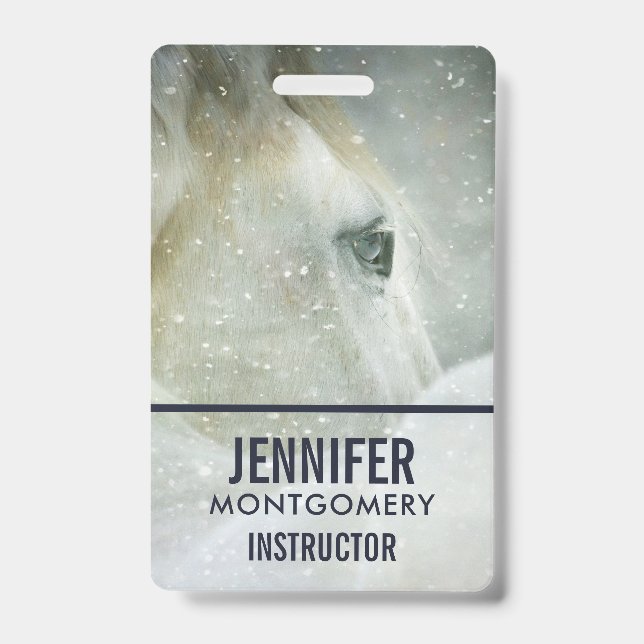 Badge Photo d'un beau cheval blanc en hiver (Avant)