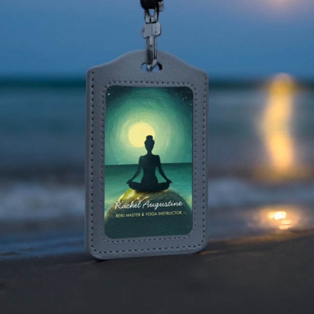Badge Pose de méditation de yoga sur roche pleine lune é (Créateur téléchargé)