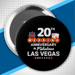 Badge Rond 10 Cm 20e Wedding Anniversary Couples Las Vegas<br><div class="desc">Unique 20th anniversary gift for husband & wife or married couple a romantic weekend getaway to Las Vegas to celebrate 20 years of marriage ! Novty to remember your Vegas trip a second honeymoon vacation ou wedding party you never had. Objets "20th Wedding Anniversary in Fabulous Las Vegas Nevada" w/...</div>