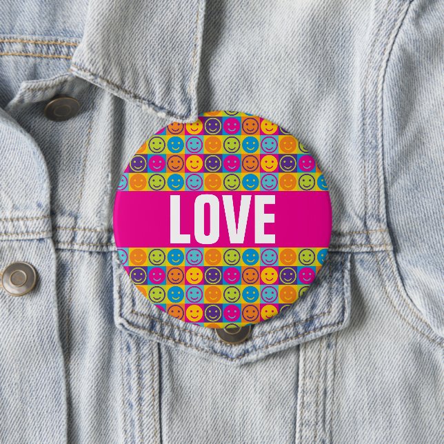 Badge Rond 10 Cm Bouton de la diversité LGBT d'AMOUR (En situation)