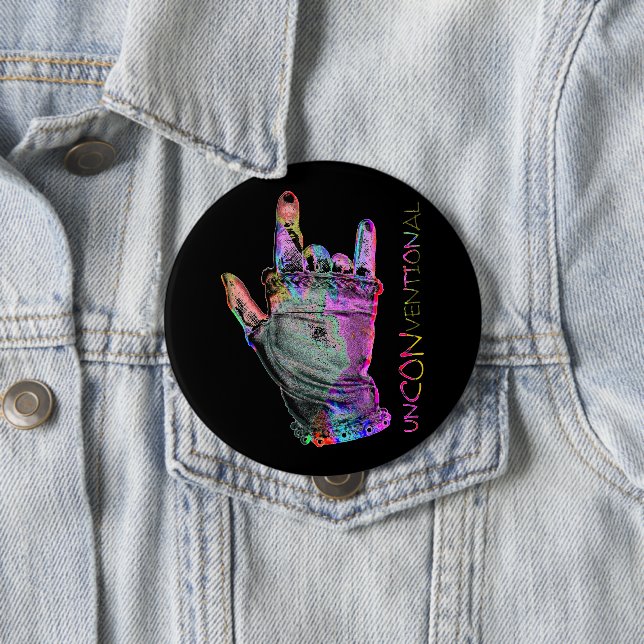 Badge Rond 10 Cm Bouton Rock non conventionnel (En situation)