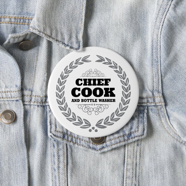 BADGE ROND 10 CM CUISINE EN CHEF ET LAVE-BOUTEILLE (En situation)