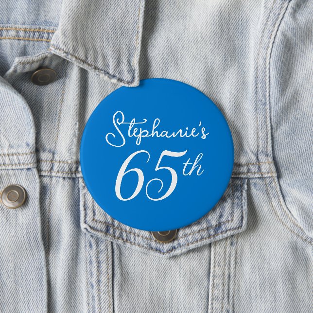 Badge Rond 10 Cm Élégant Monogramme Bleu 65e fête d'anniversaire (En situation)