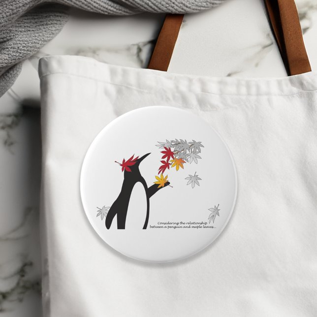 Badge Rond 10 Cm Feuilles d'érable d'automne et manchot drôle (Créateur téléchargé)