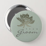 BADGE ROND 10 CM GLAMOROUS PALE BLUE SILVER LOTUS FLORAL TEAM GROOM<br><div class="desc">If you need any further customisation or any other matching items,  please feel free to contact me at yellowfebstudio@gmail.com</div>