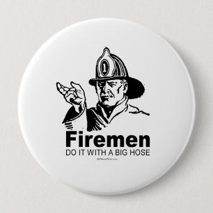 BADGE ROND 10 CM LES FEMMES LE FONT AVEC UN GRAND CHÂTEAU