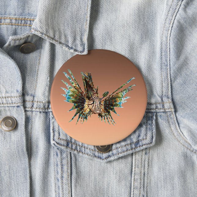 Badge Rond 10 Cm Lionfish - Conception Abstraite - Découpé d'une ph (En situation)
